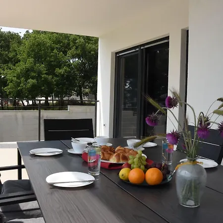بيت للعطل Ferienvilla Luxury Tara Mit Beheiztem Pool By Interhome