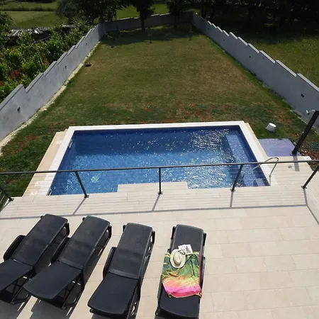 Ferienvilla Luxury Tara Mit Beheiztem Pool By Interhome *